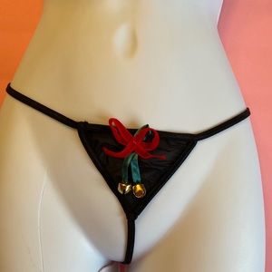 RARE Y2K 2002 Victoria’s Secret vintage jingle bells Christmas v-string panties
